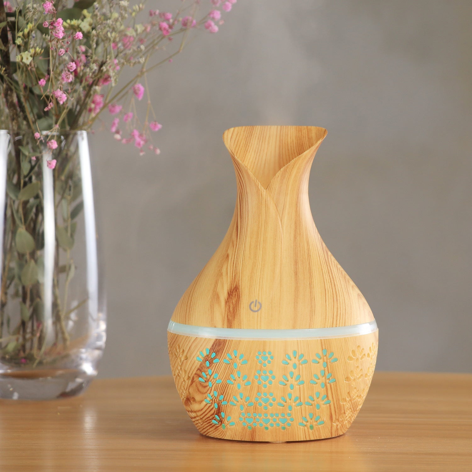 Cavira USB wood grain ultrasonic humidifier with mini mist, silent operation, suitable for bedrooms, offices, in dark and light wood finishes.