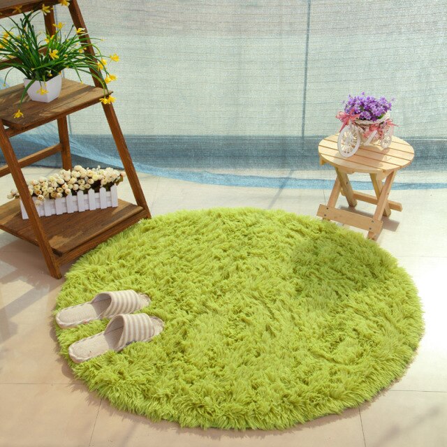 Round Cavira shaggy faux fur rug with 4.5cm deep pile, available in 6 sizes and 8 colors, with non-slip latex base.
