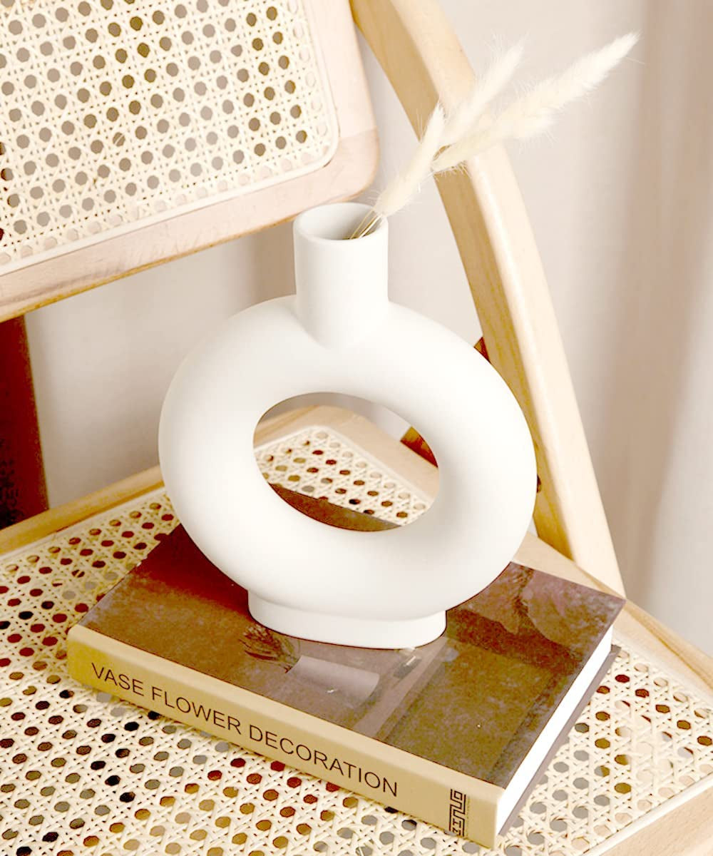 Nordic Minimalist Ceramic Flower Vase – Modern Decorative Centerpiece Vase for Home Decor
