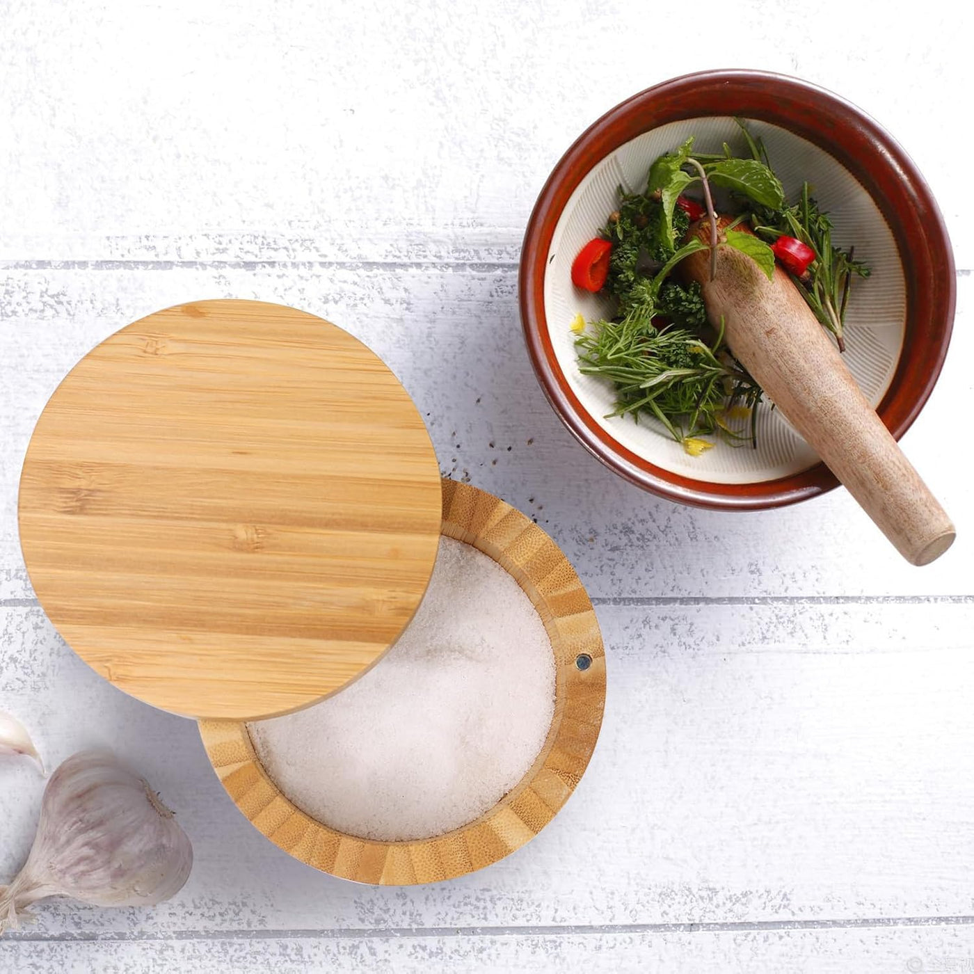 Elegant Bamboo Salt Box with Magnetic Swivel Lid - 8.5oz Round Spice Container for Secure and Durable Seasoning Storage and Organization
