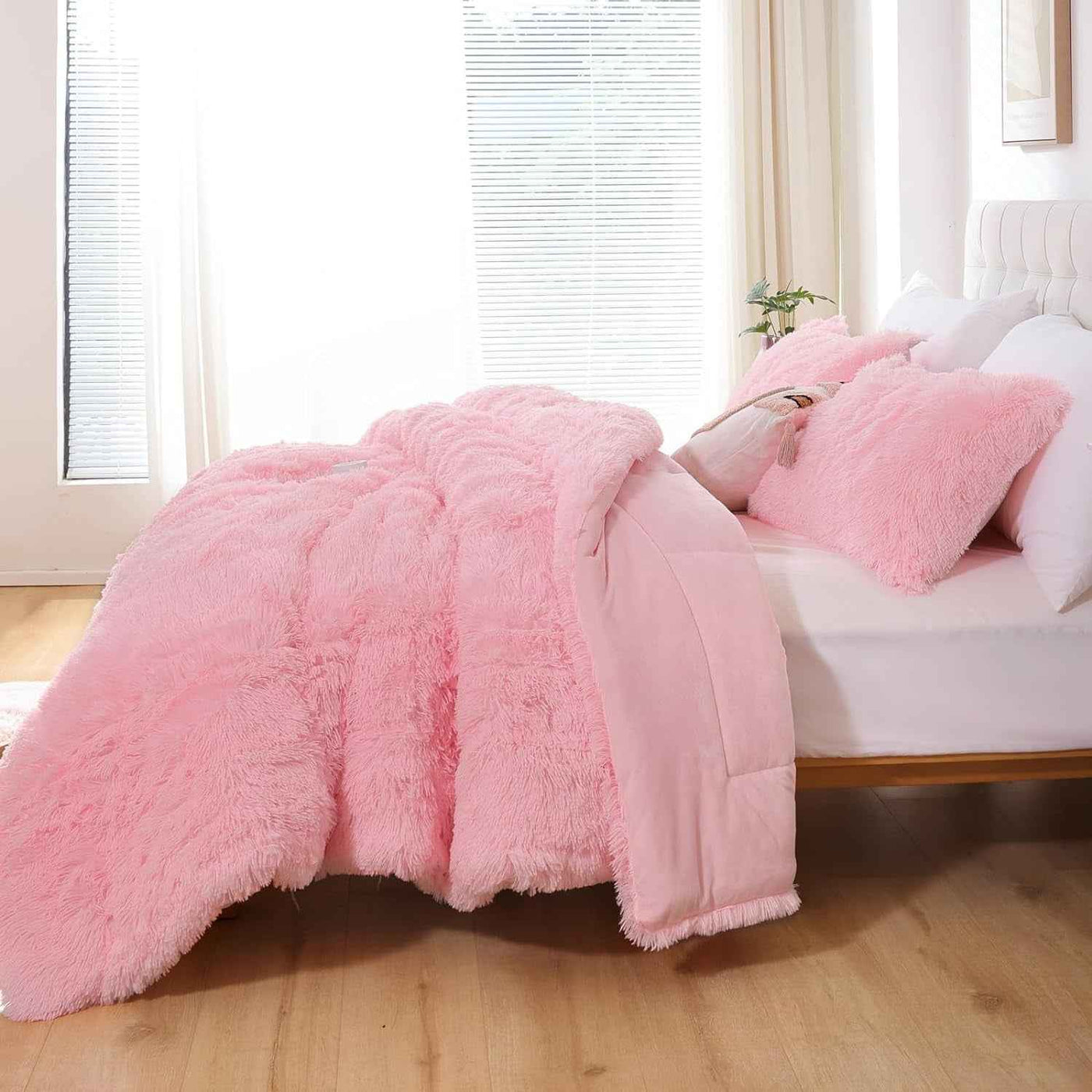 Fluffy Queen Comforter Set, Faux Fur Pink Comforter Set Queen Size, Luxury Fuzzy Bedding Set, Soft Shaggy Bed Set Pink for All Season, 3 Pieces - 1 Comforter & 2 Pillowcases - GG store