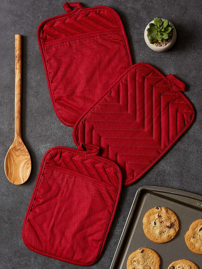 Personalized Heat Resistant Quilted Cotton Pot Holder Set - 3 Count, 7X9, Red - Customizable Kitchen Essential