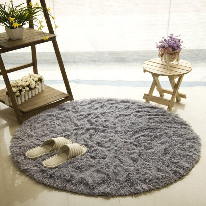Round Cavira shaggy faux fur rug with 4.5cm deep pile in various sizes and colors, featuring a non-slip latex base for bedroom and living room.