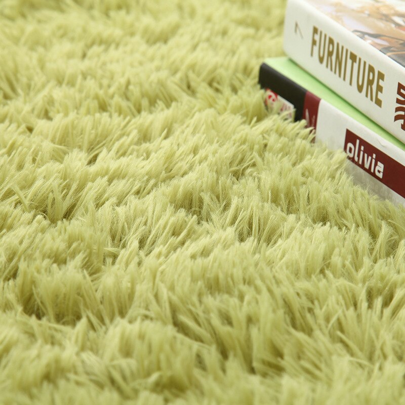 Round Cavira shaggy faux fur rug with 4.5cm pile, available in 6 sizes and 8 colors, non-slip latex base for bedroom and living room.