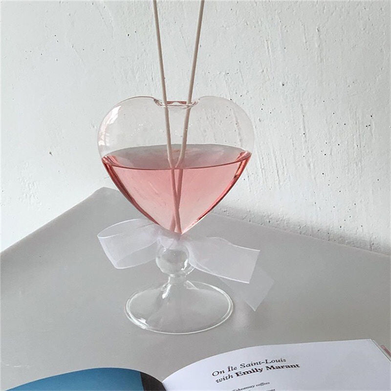 Cavira love heart glass vase with ribbon, romantic hydroponic flower vase for home decor and gifting, featuring clear glass and decorative ribbon