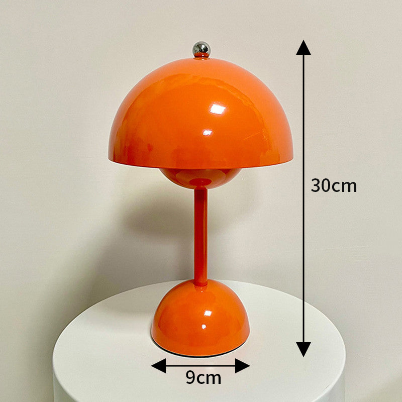 Cavira Flower Bud Iron Table Lamp with 6W LED, USB-powered, retro minimalist design, 30cm tall, in 9 colors for bedroom or study decor