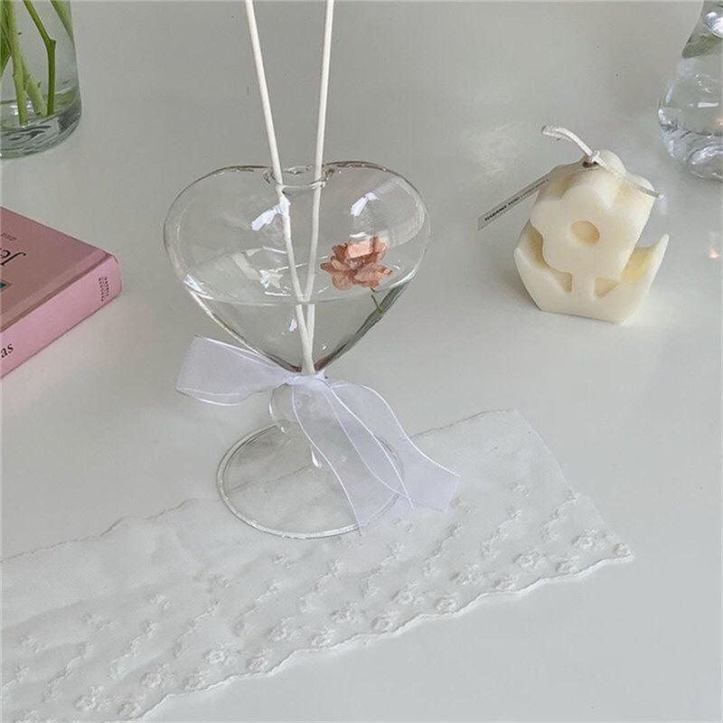 Cavira love heart glass vase with ribbon, romantic hydroponic flower vase for home decor or gifting, aromatherapy bottle.