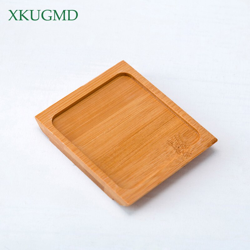 Octagonal white ceramic planter with iron frame and bamboo tray, boho minimalist wall décor for indoor plants by Cavira.