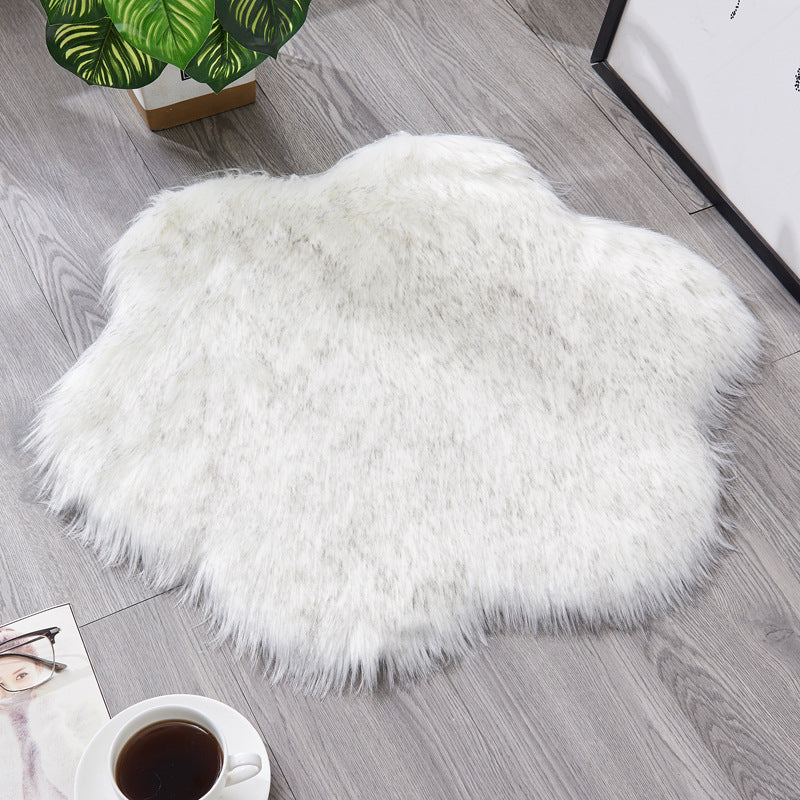 Soft Nordic Plum Blossom plush rug by Cavira, 60cm diameter, white and grey, deep pile polyester floor mat for bedroom or living room.